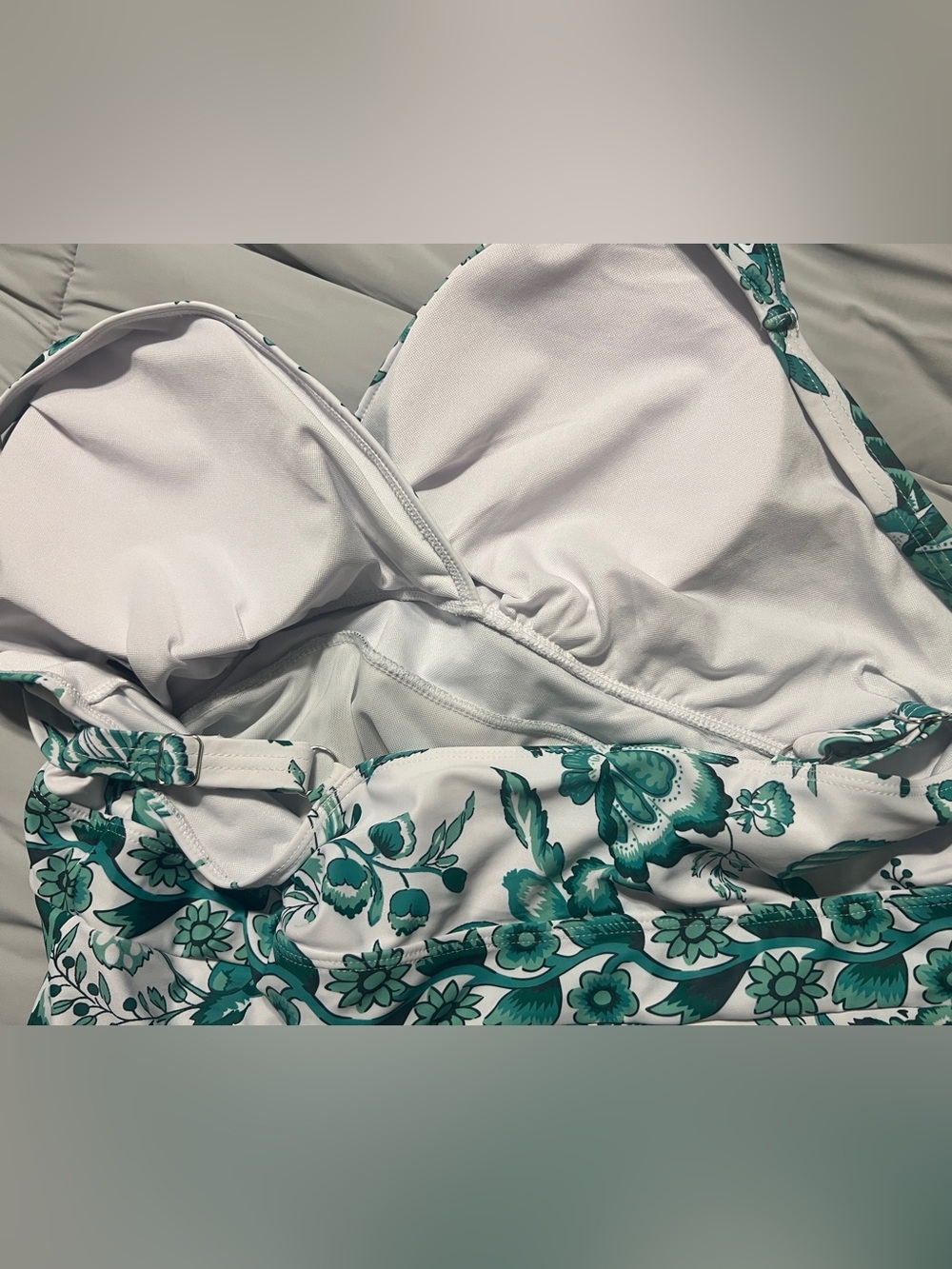 Bloomchic 22/24 Plus One Piece
Swimsuit- Green/White w/ matching sheer coverup - Picture 5 of 8
